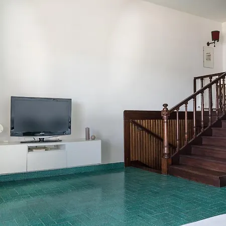 Casa Del Capitano, Terre Marine
