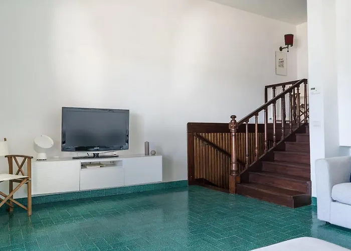 Casa Del Capitano, Terre Marine